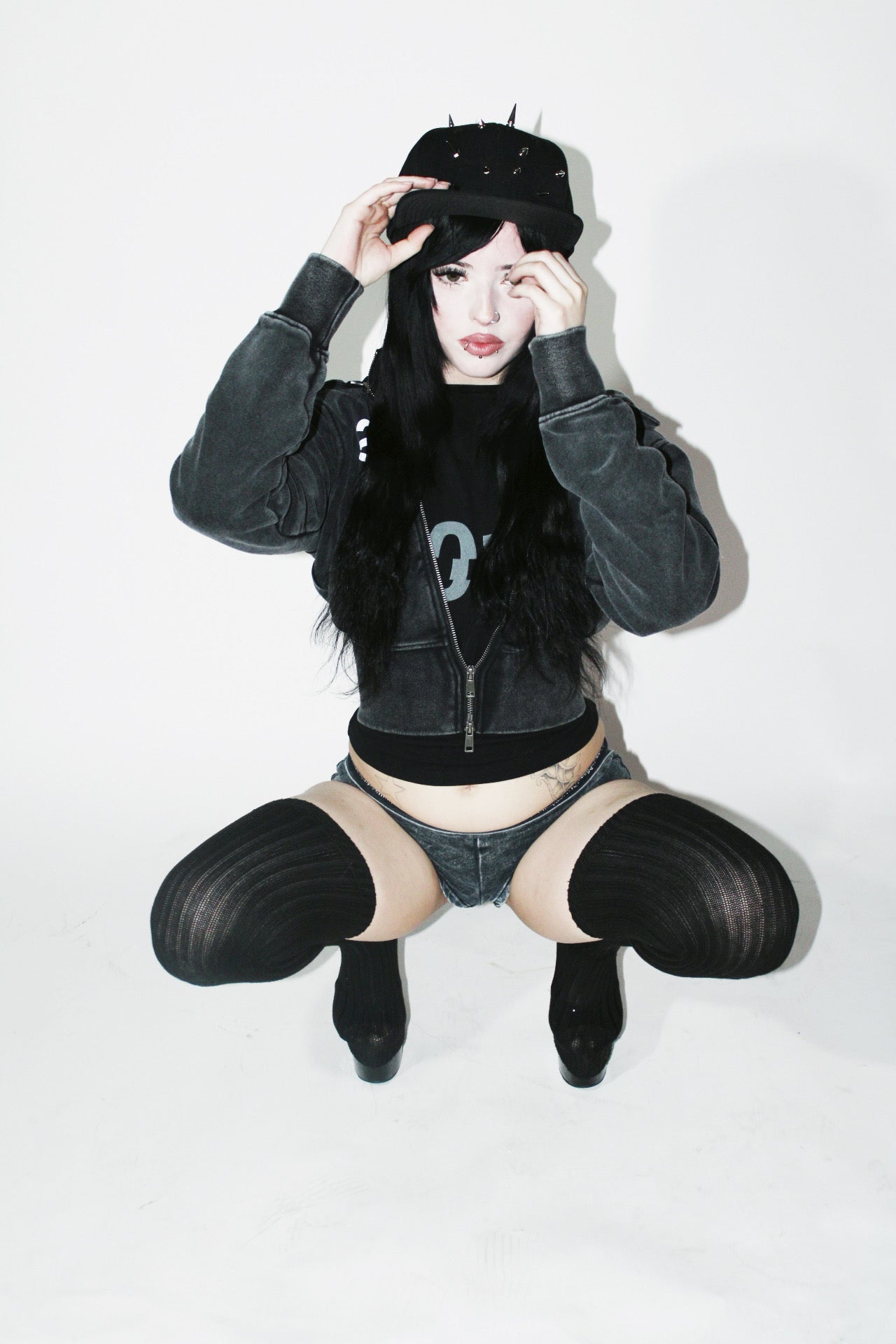 2010 FITTED CROP HOODIE